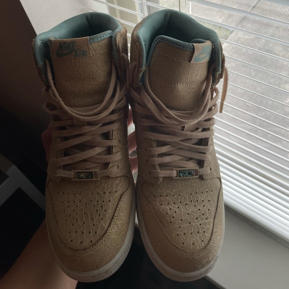 SOLD‼️ Nike Air Jordan 1 Retro High OG GG ‘Pearl’ - Picture 2 of 9